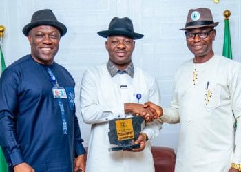 Chief Press Secretary Mr. Nkem Nwaeke praises Delta State Speaker Rt Hon Emomotimi Dennis Guwor for receiving the “Most Outstanding Steward In Legislative Business” award from NUJ. Learn how the 8th Assembly is driving effective legislation and good governance in Delta State.
